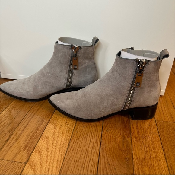 Dolce Vita Marra Boots in Smoke Grey Suede Zipper Booties with Zippers — Size 6 - Picture 5 of 9